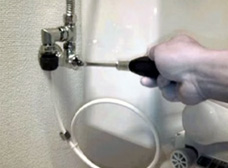 止水栓を開ける