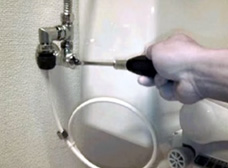止水栓を開ける